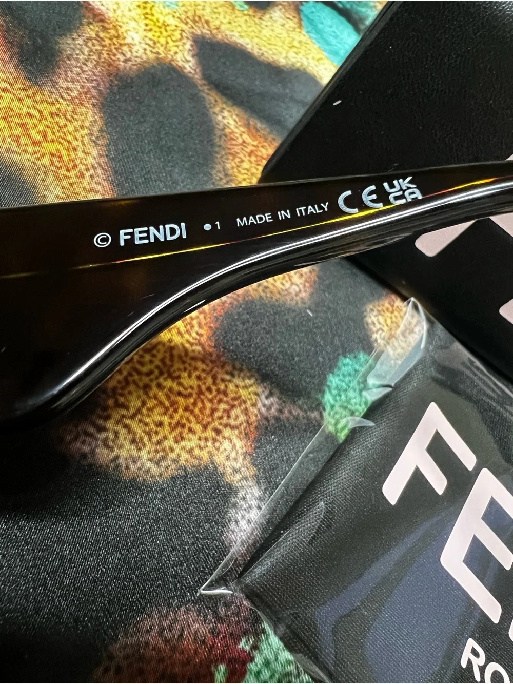 New Fendi Diagonal FE40156I 52N Sunglasses Havana Green Lens 54-17-150 Full Set